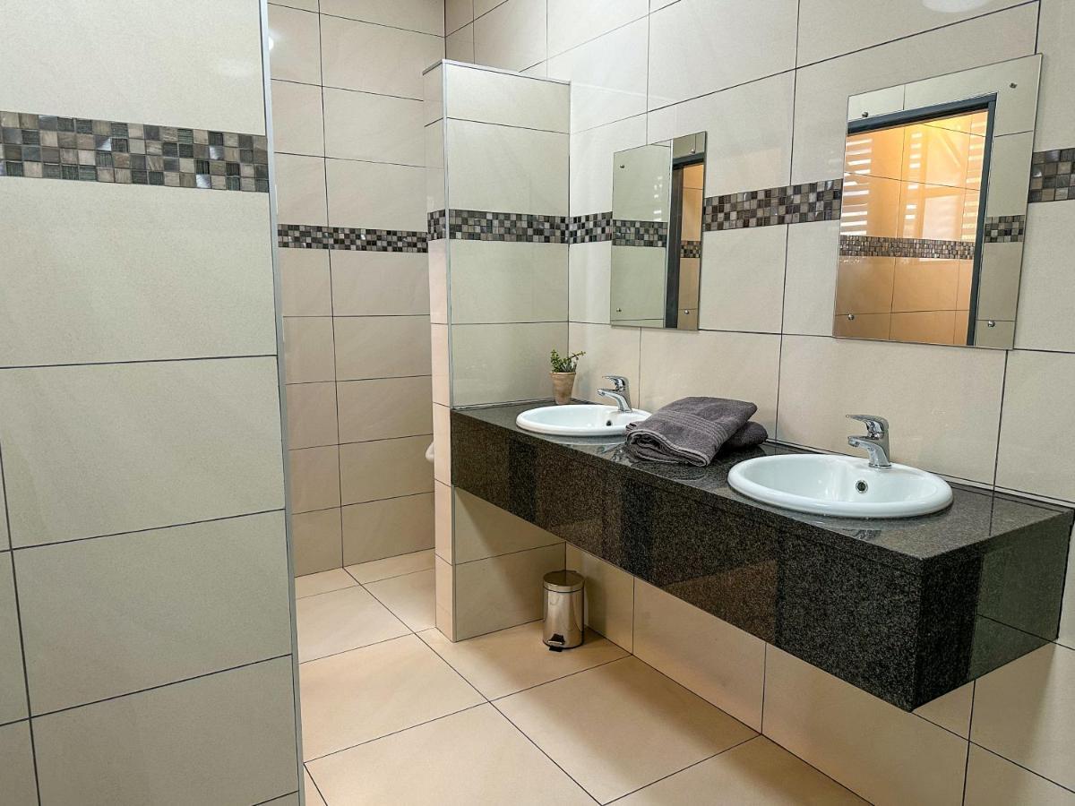 Tate Village Windhoek Dış mekan fotoğraf