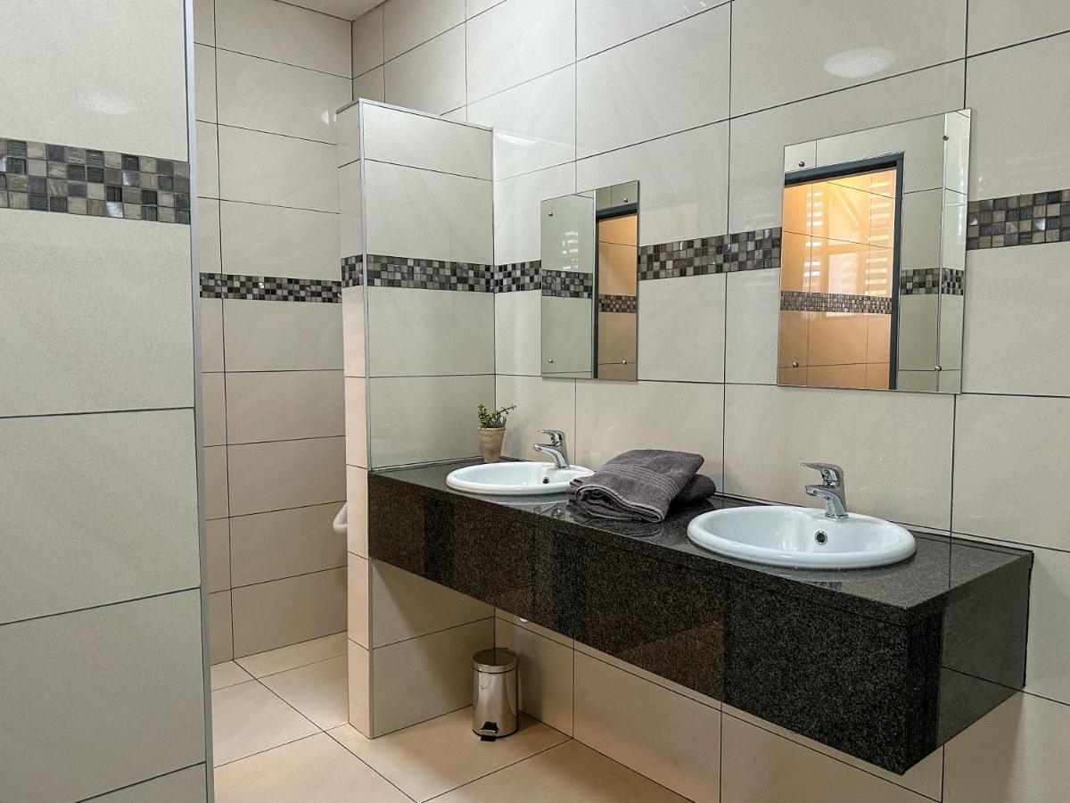 Tate Village Windhoek Dış mekan fotoğraf